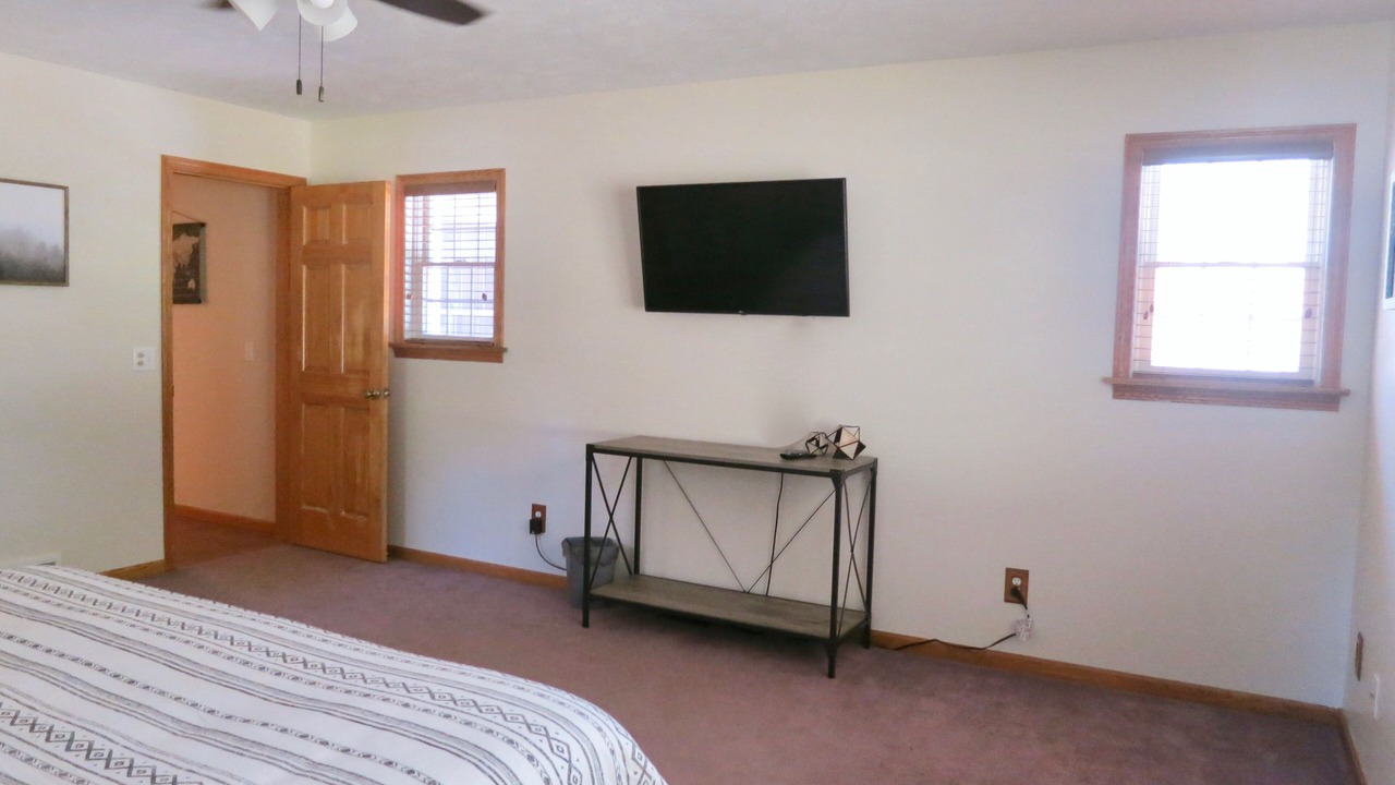 Photo of Bedroom in Nelsonville