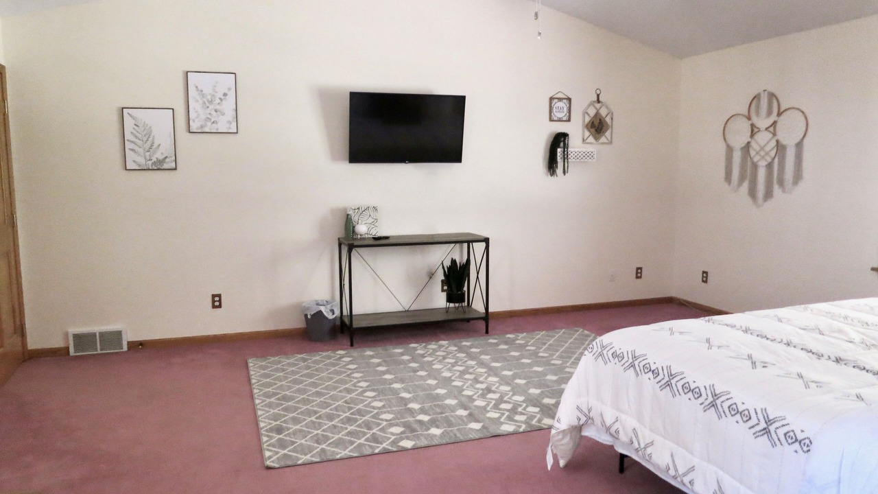 Photo of Bedroom in Nelsonville
