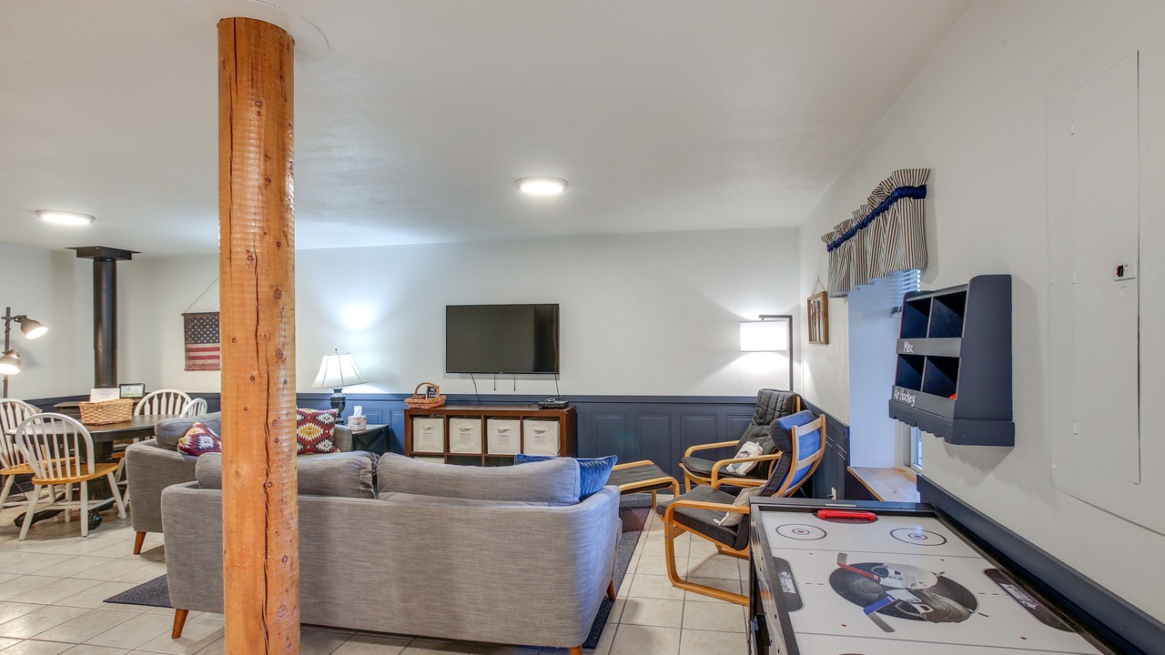 Photo of Livingroom in Carey Bay
