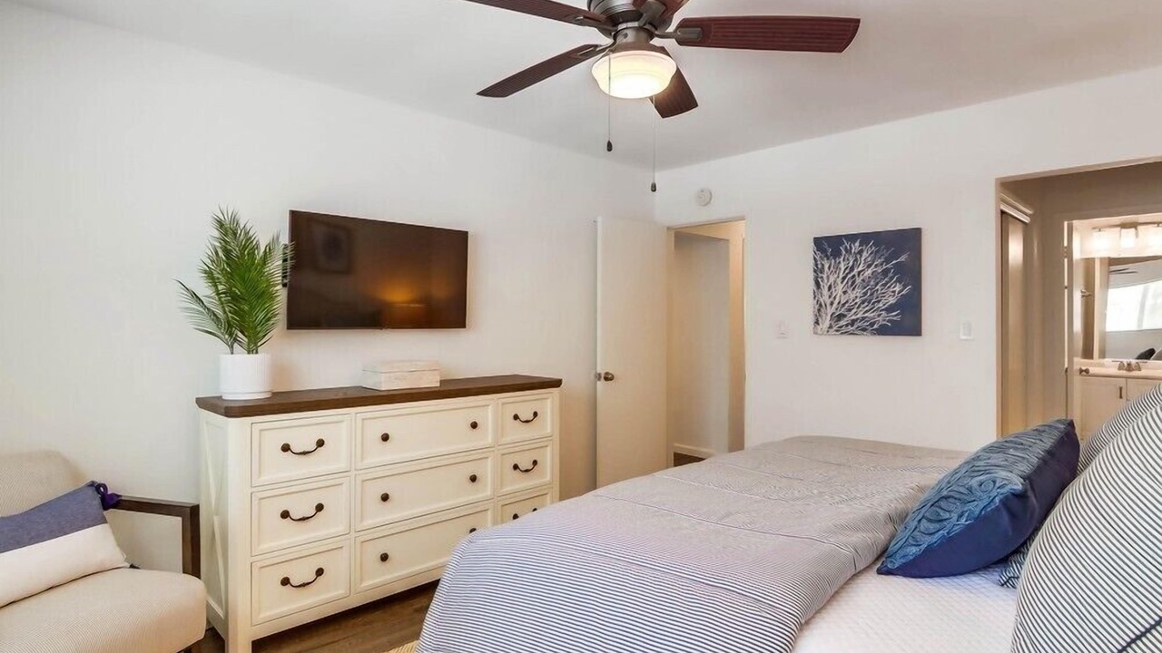 Photo of Bedroom in South Mission Beach
