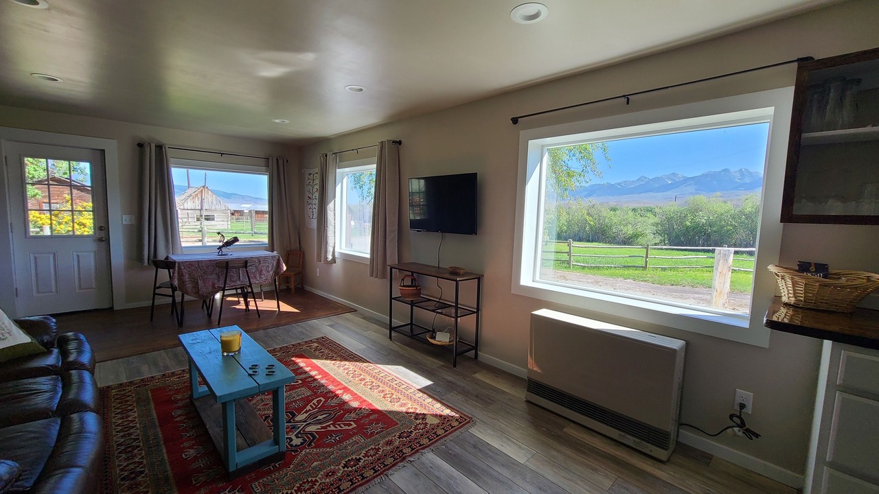 Photo of Livingroom in Salmon