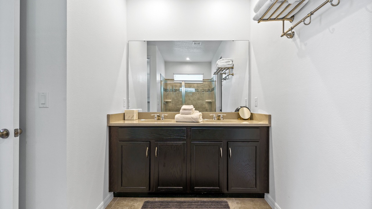 Photo of Bathroom in Bay Lake
