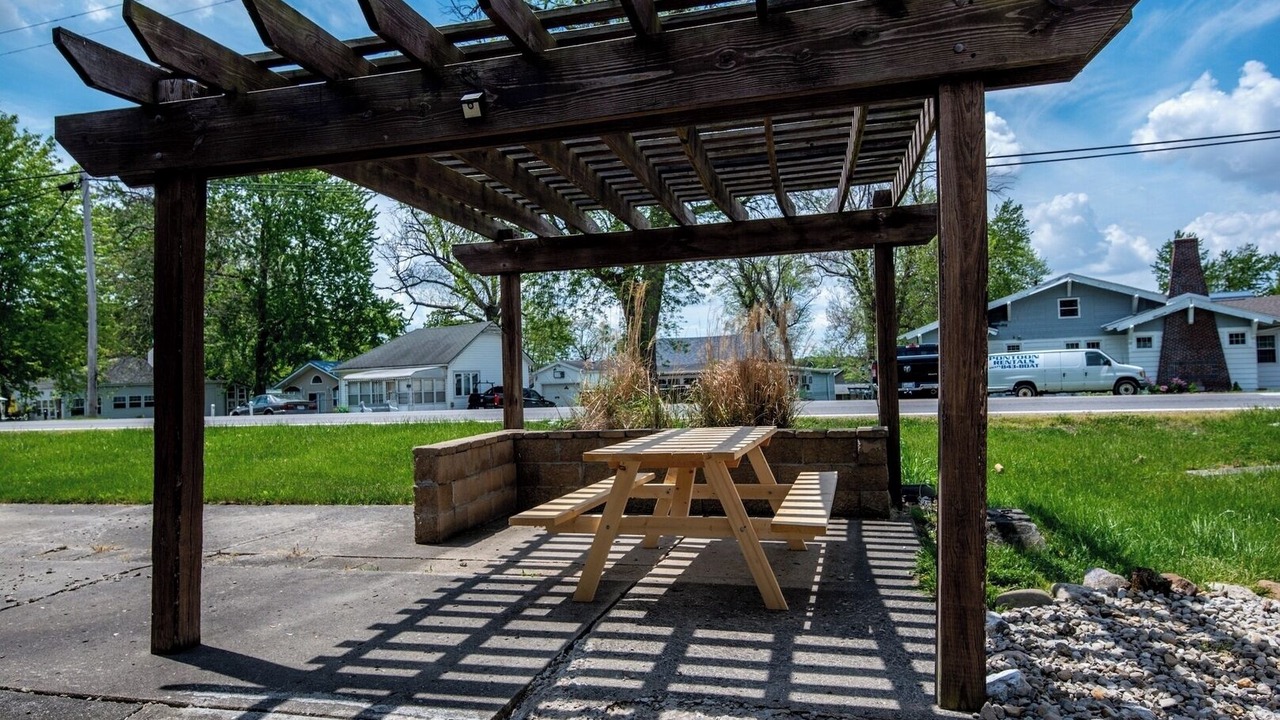 Photo of Outdoor in Russells Point