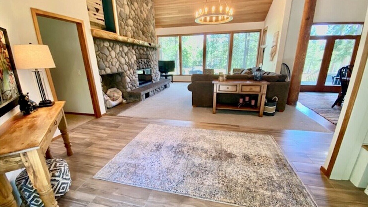 Photo of Livingroom in Black Butte Ranch