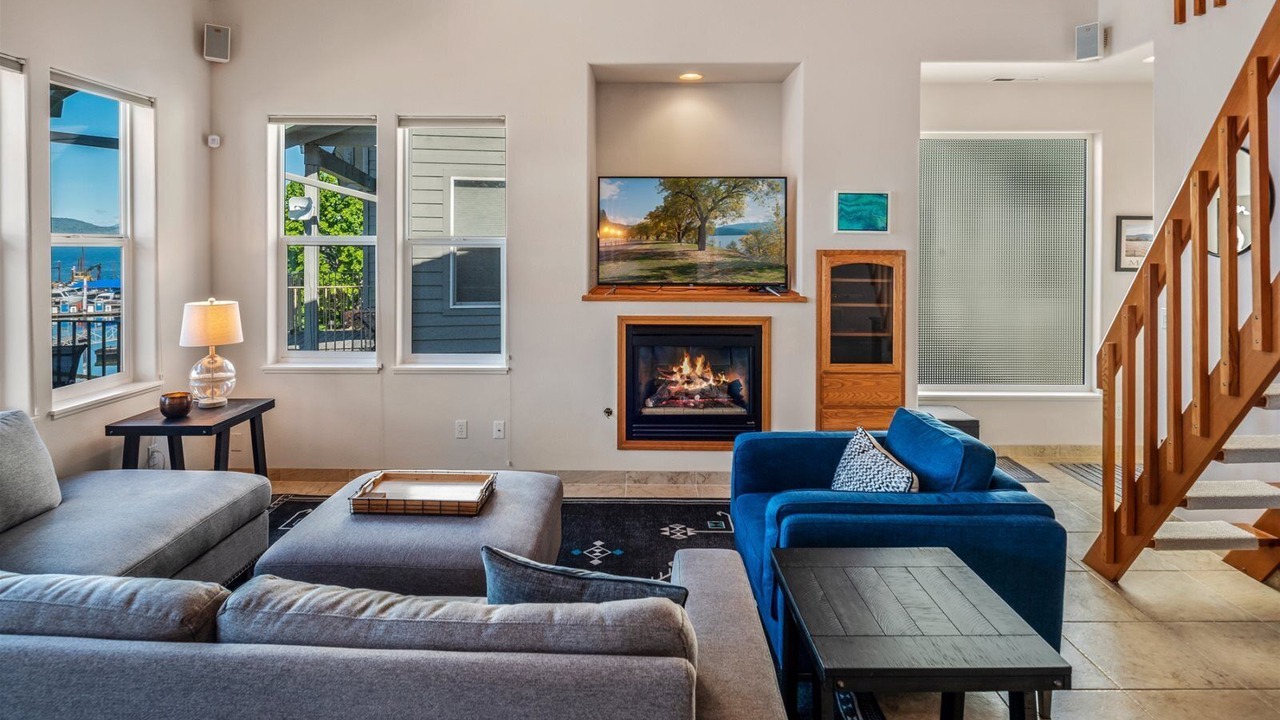 Photo of Livingroom in East Hope