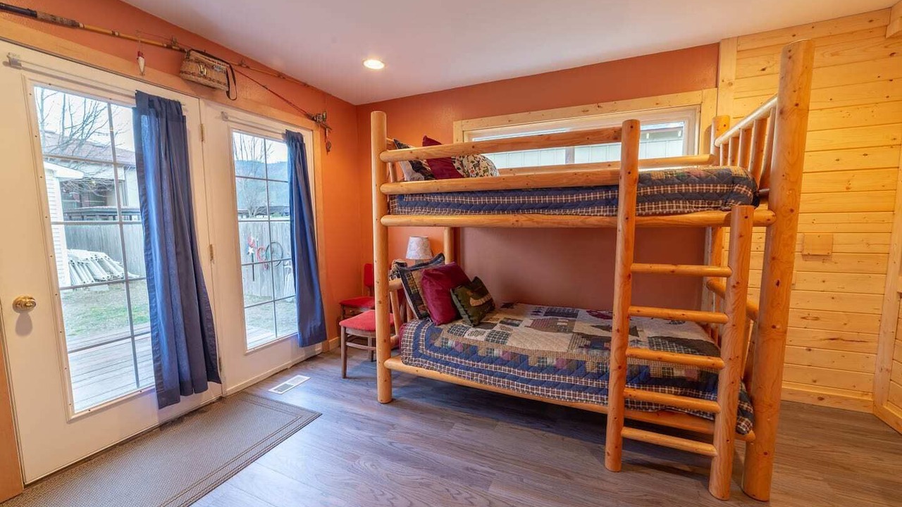 Photo of Bedroom in Kellogg