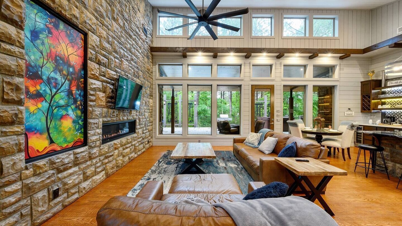 Photo of Livingroom in Hochatown