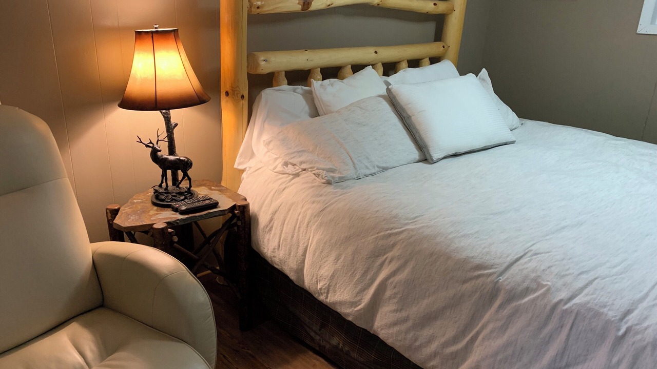 Photo of Bedroom in Cascade