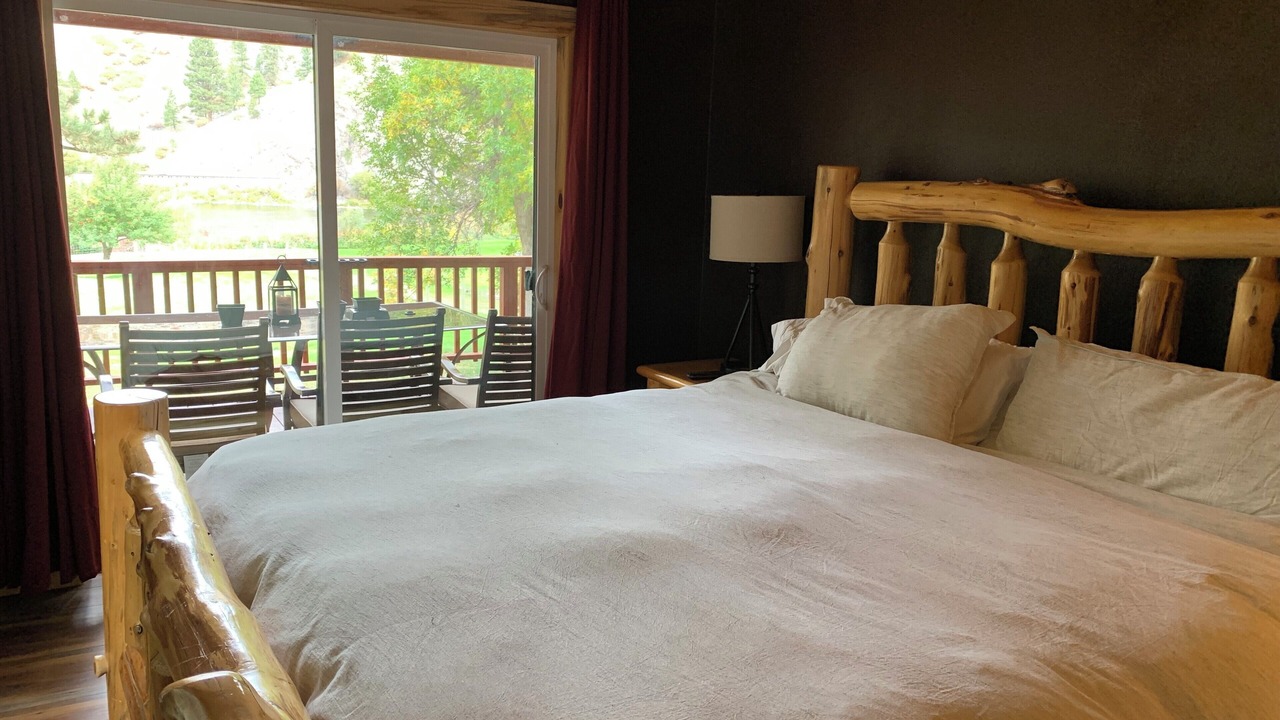 Photo of Bedroom in Cascade