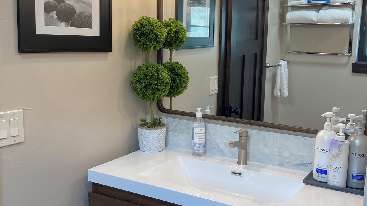 Photo of Bathroom in Emigrant