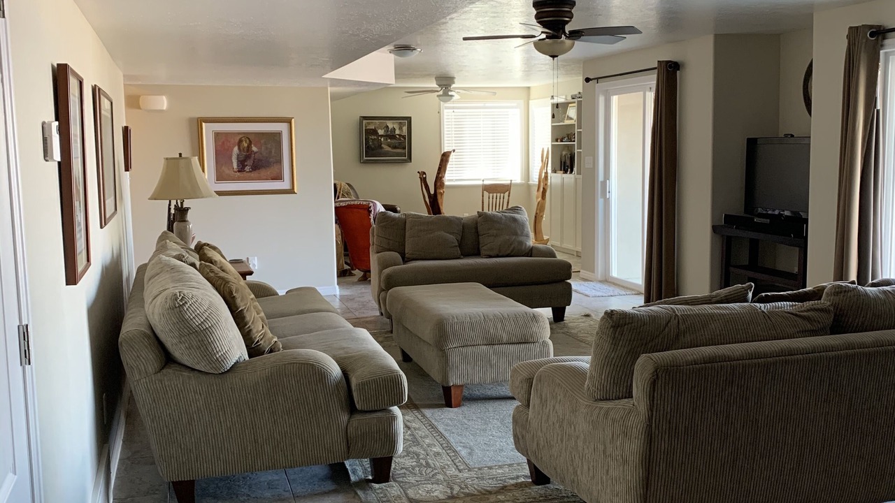 Photo of Livingroom in North Logan