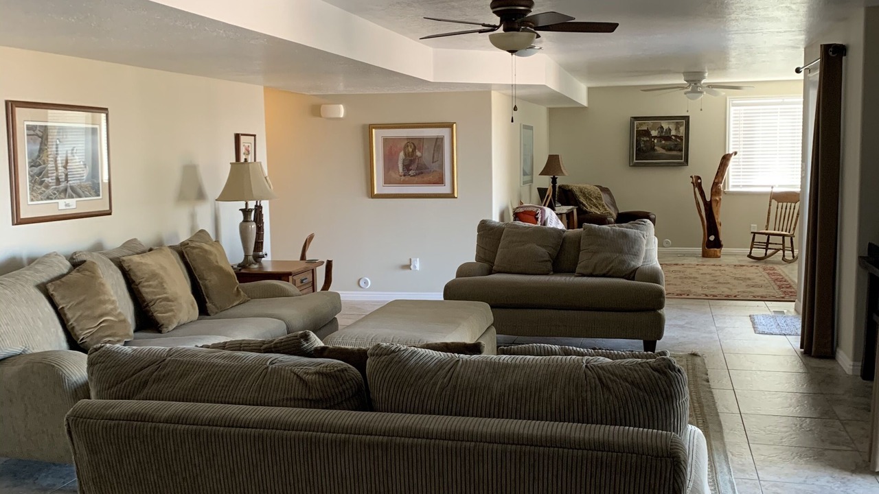 Photo of Livingroom in North Logan