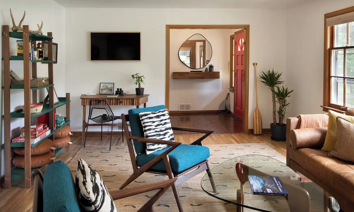 Photo of Livingroom in West Glacier