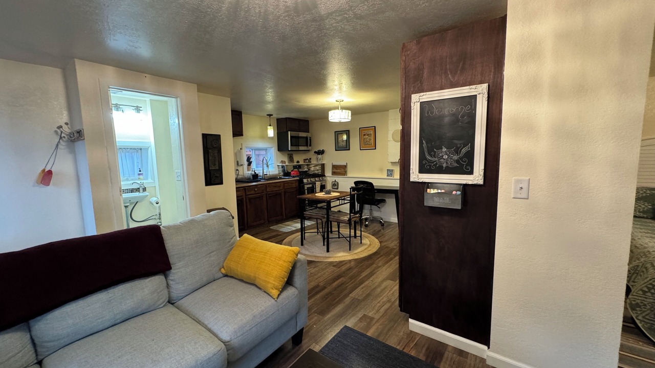 Photo of Livingroom in Southgate Triangle