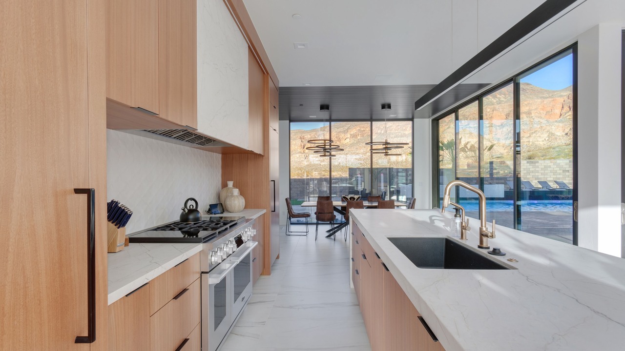 Photo of Kitchen in Hurricane