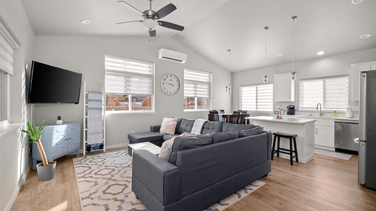 Photo of Livingroom in Bayview
