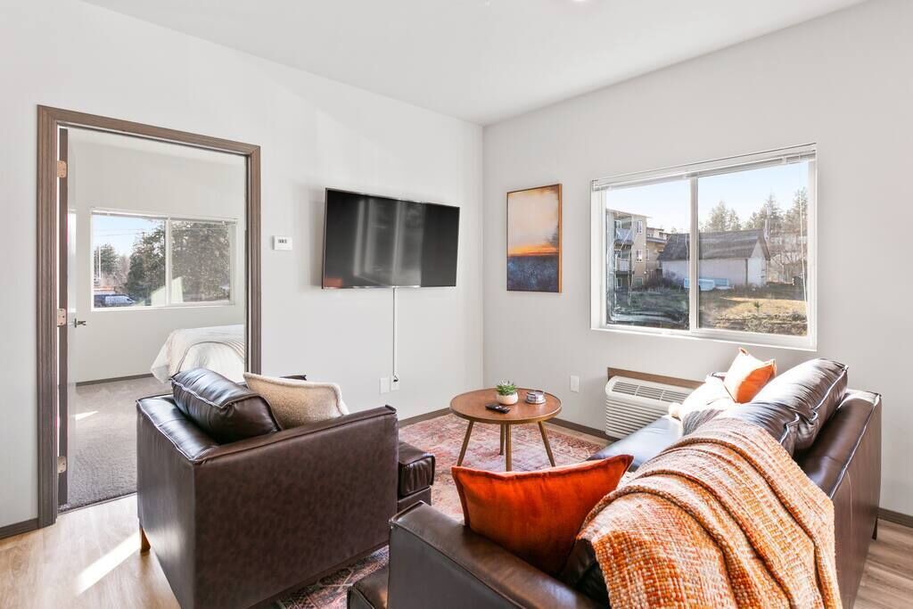 Photo of Livingroom in South Perry District