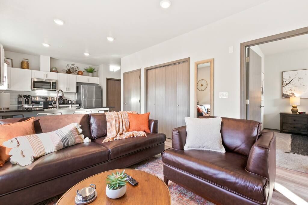 Photo of Livingroom in South Perry District