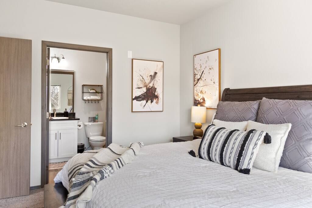 Photo of Bedroom in South Perry District