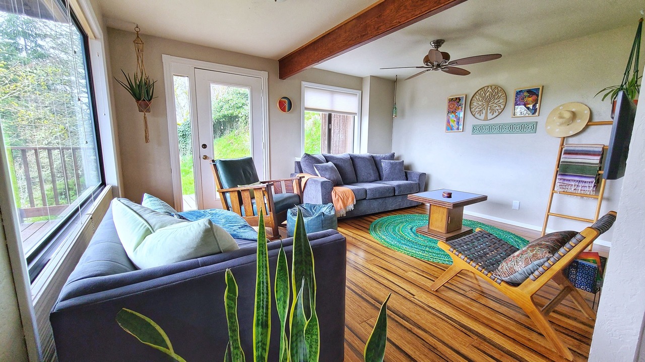Photo of Livingroom in Southeast Eugene