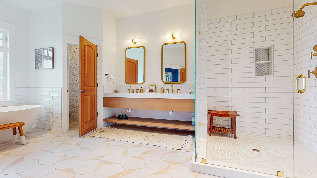 Photo of Bathroom in Clinton