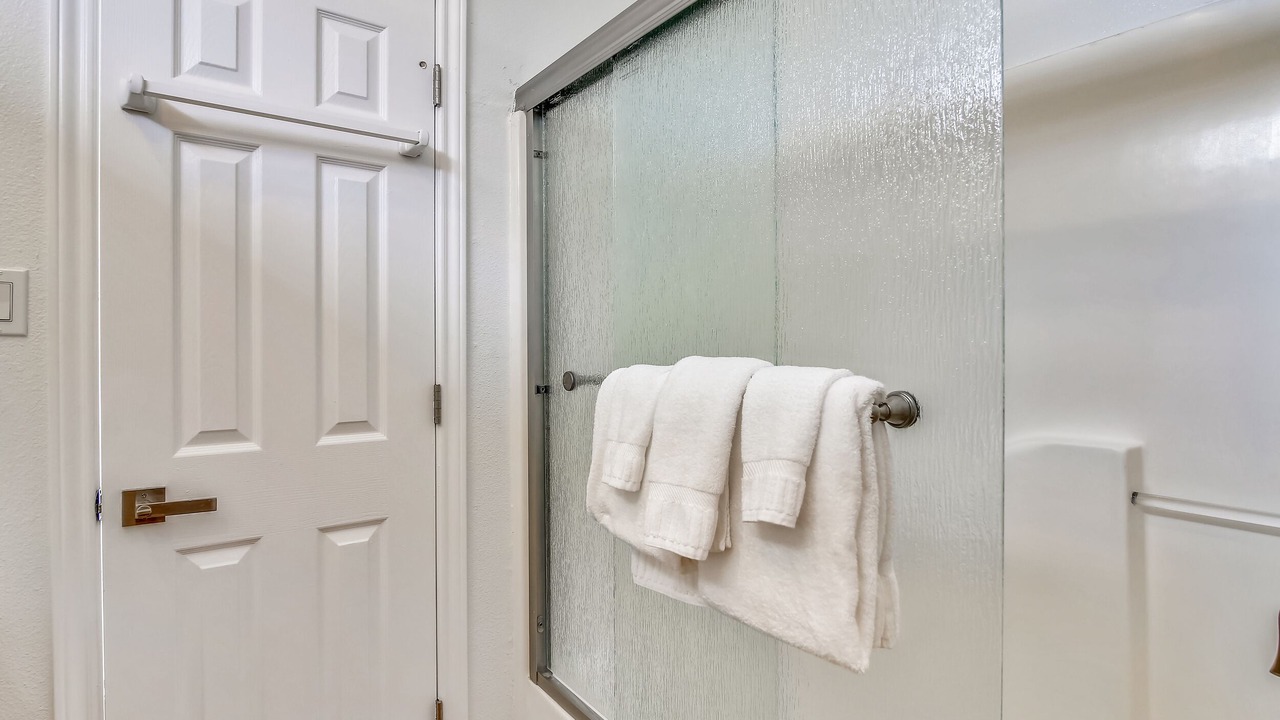 Photo of Bathroom in Sands Of Kahala Beach