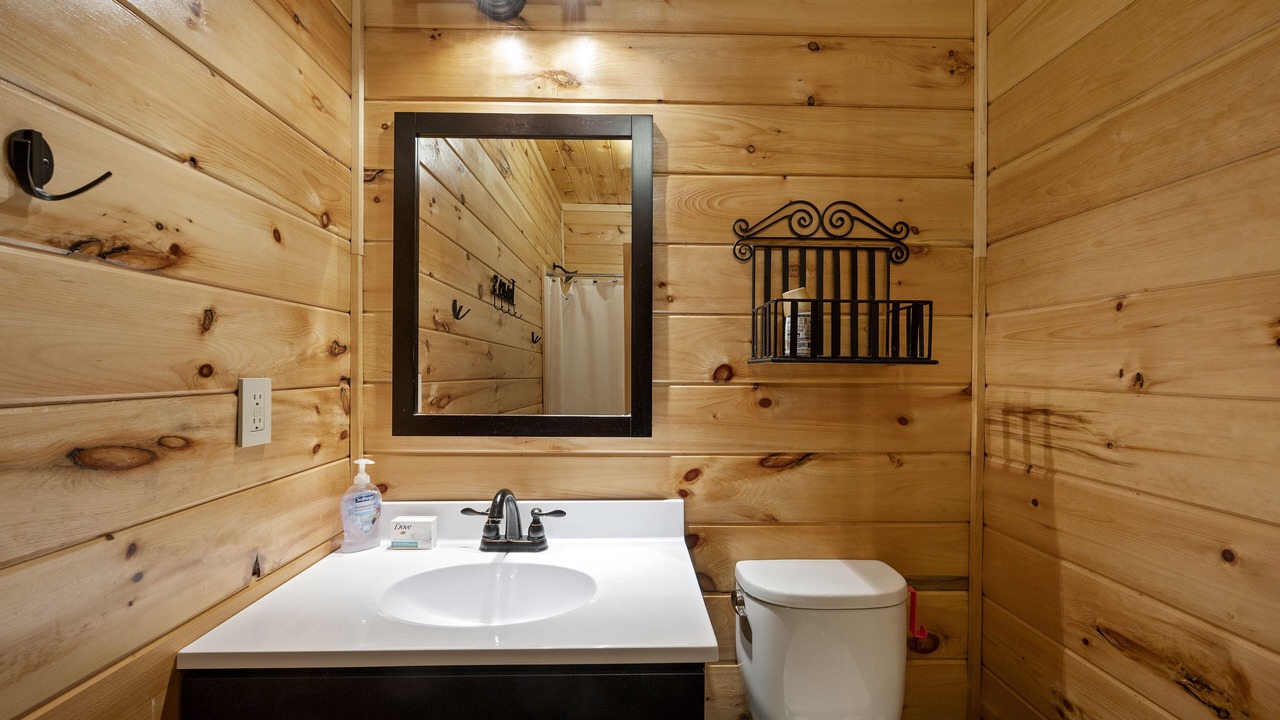 Photo of Bathroom in Broken Bow