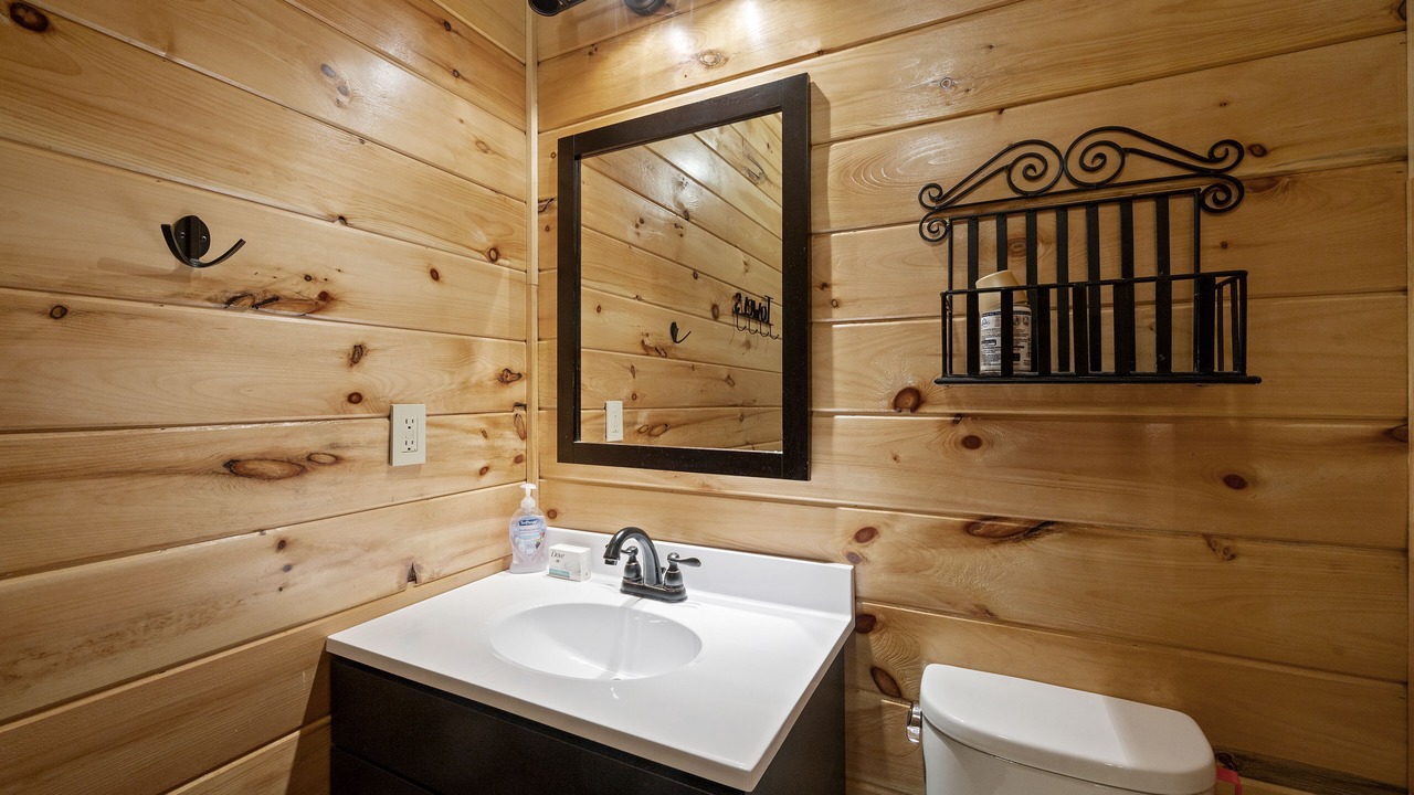 Photo of Bathroom in Broken Bow