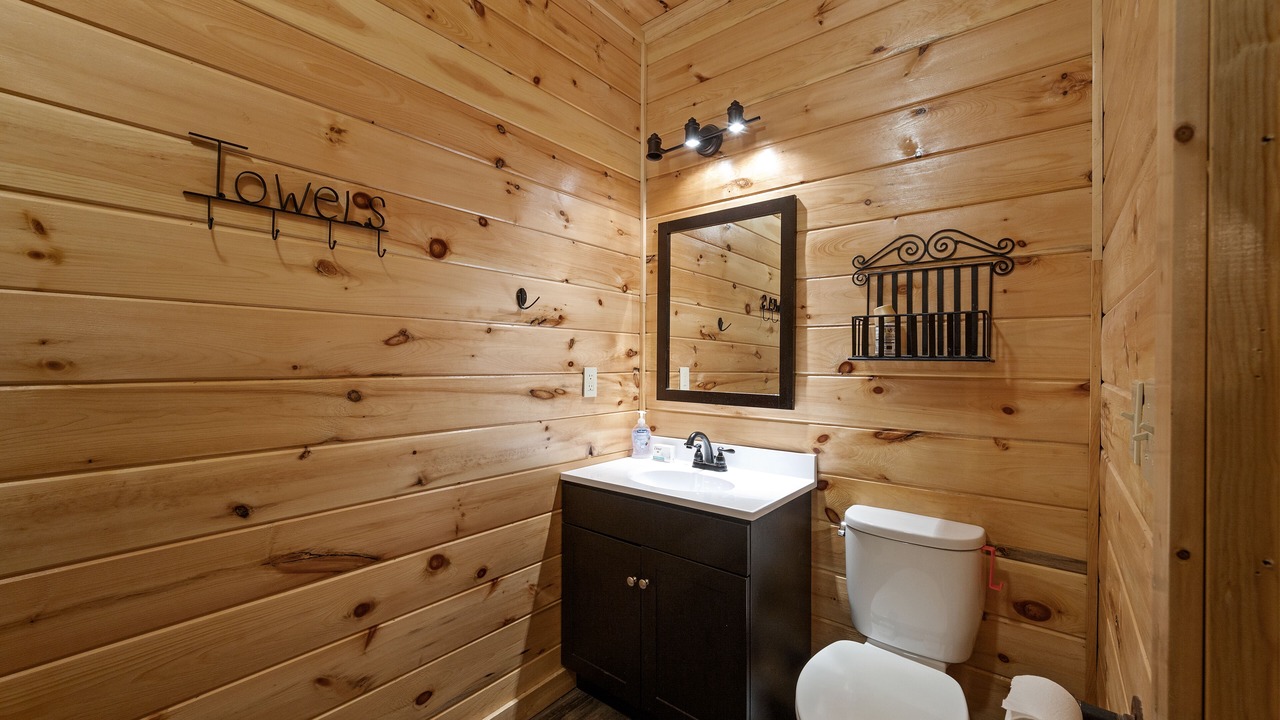 Photo of Bathroom in Broken Bow