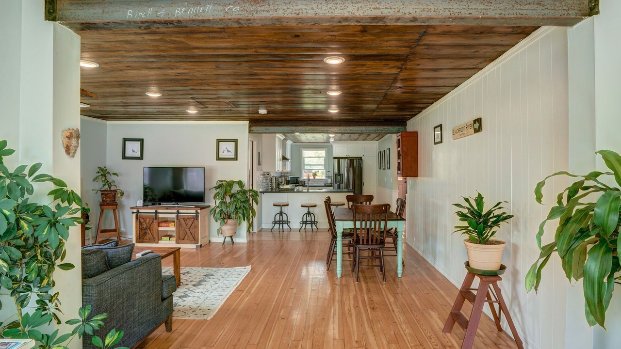 Photo of Livingroom in Franklin to the Fort
