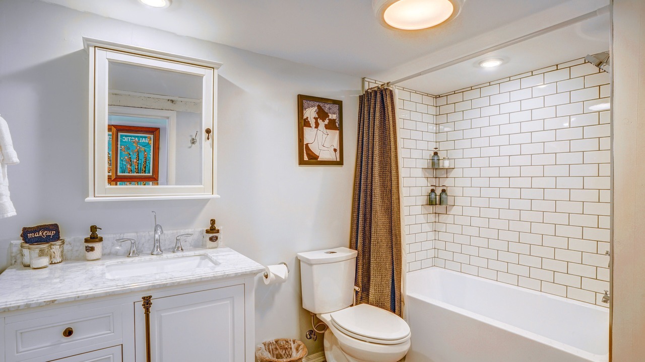 Photo of Bathroom in Franklin to the Fort