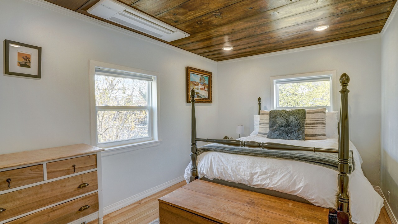 Photo of Bedroom in Franklin to the Fort