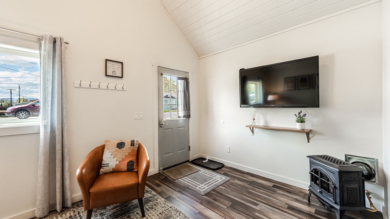 Photo of Livingroom in Franklin to the Fort