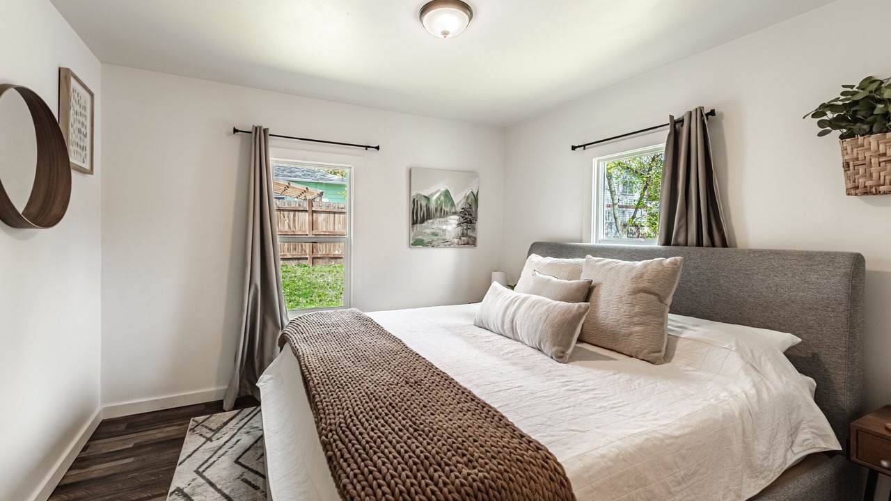 Photo of Bedroom in Franklin to the Fort