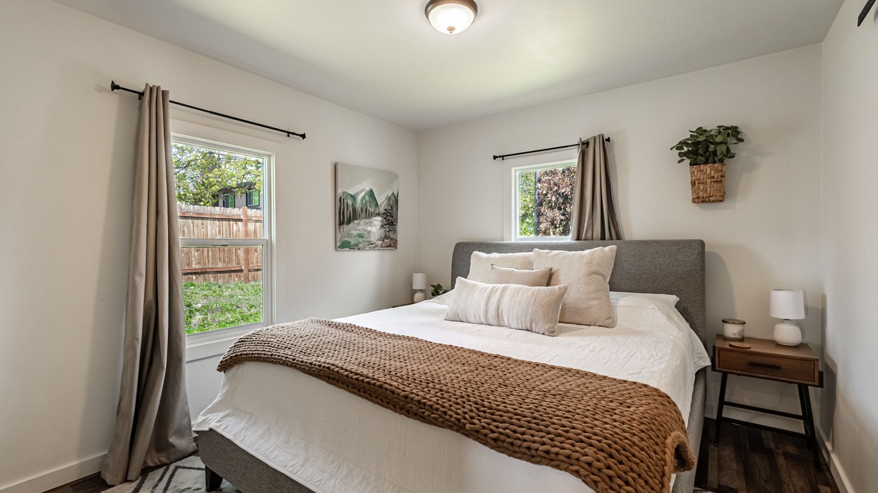 Photo of Bedroom in Franklin to the Fort