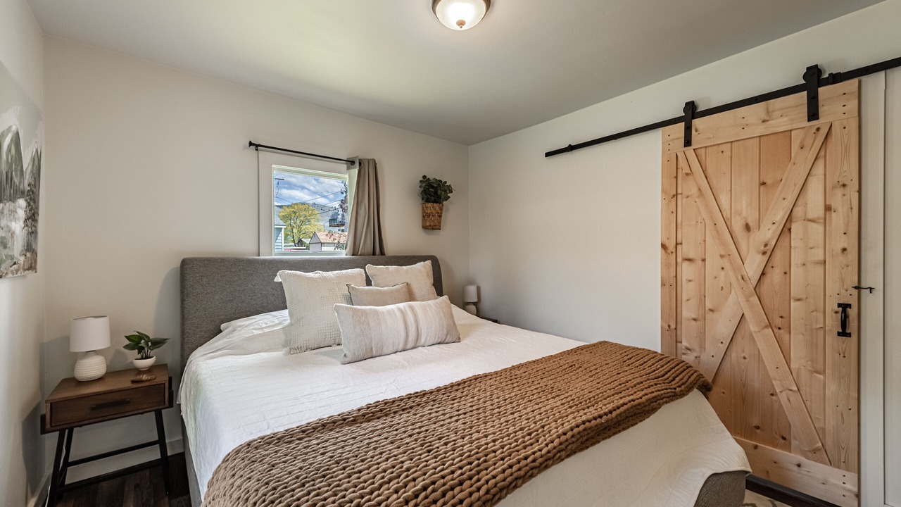 Photo of Bedroom in Franklin to the Fort