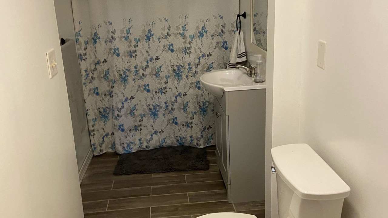 Photo of Bathroom in Crittenden