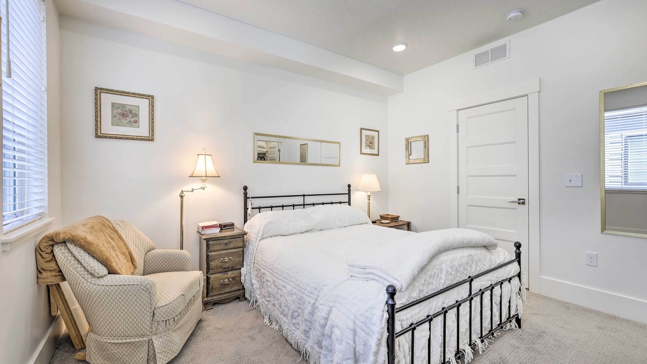 Photo of Bedroom in Veterans Park