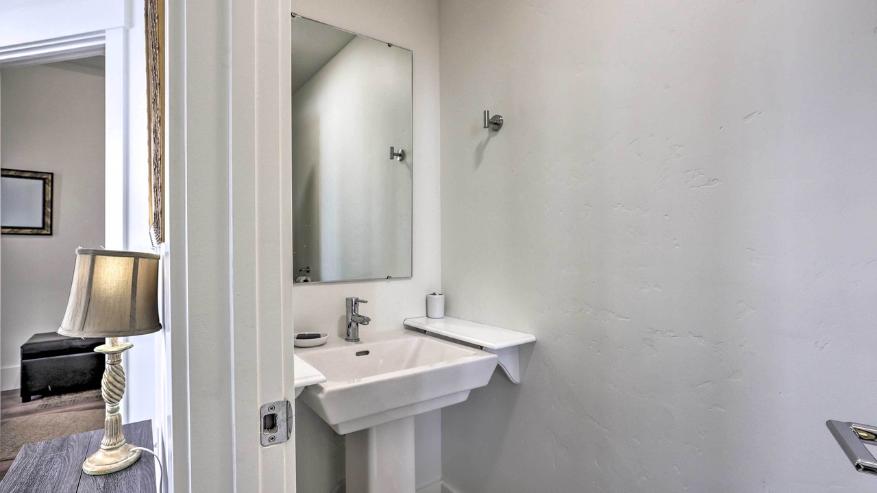Photo of Bathroom in Veterans Park