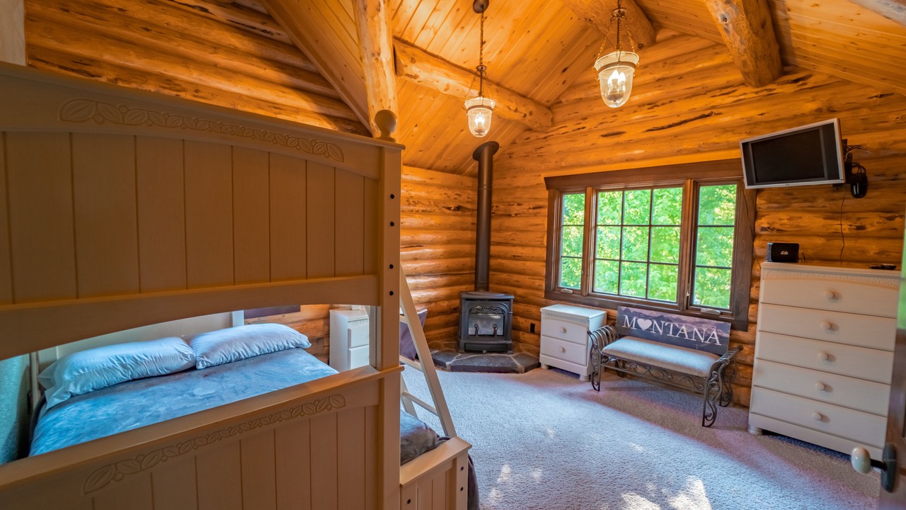 Photo of Bedroom in Troy