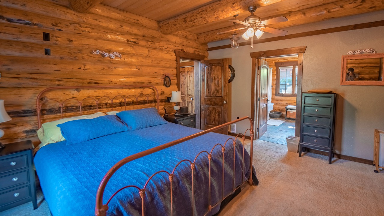 Photo of Bedroom in Troy