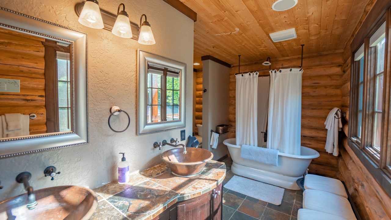 Photo of Bathroom in Troy