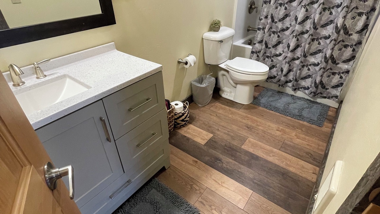 Photo of Bathroom in Gardiner