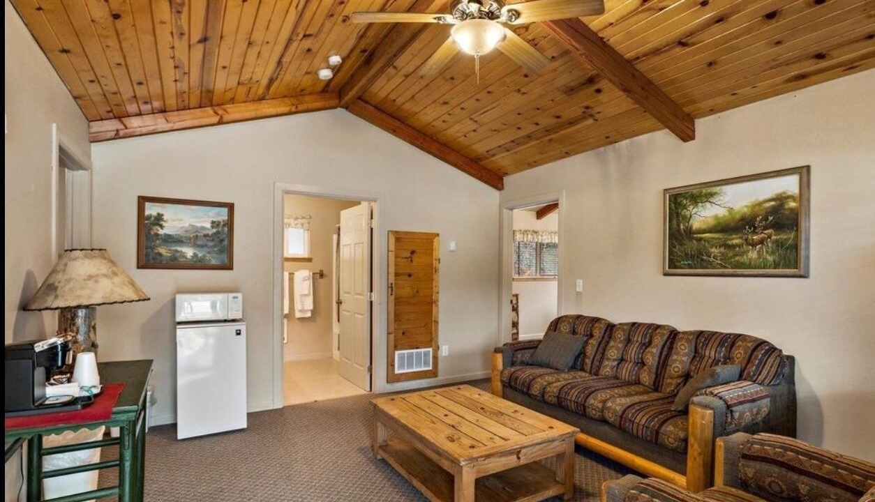 Photo of Livingroom in Lowman