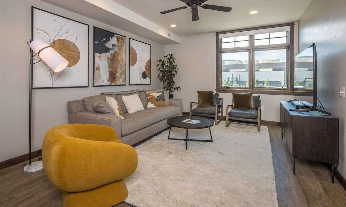 Photo of Livingroom in Big Sky