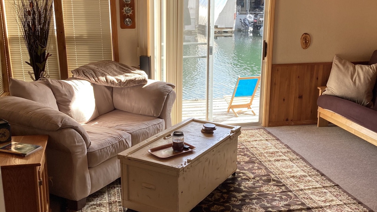 Photo of Livingroom in Bayview