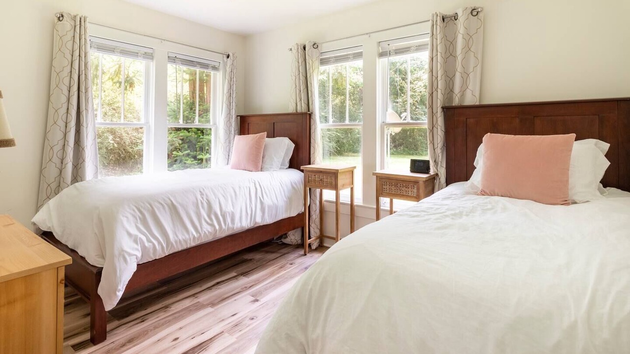 Photo of Bedroom in Stone County
