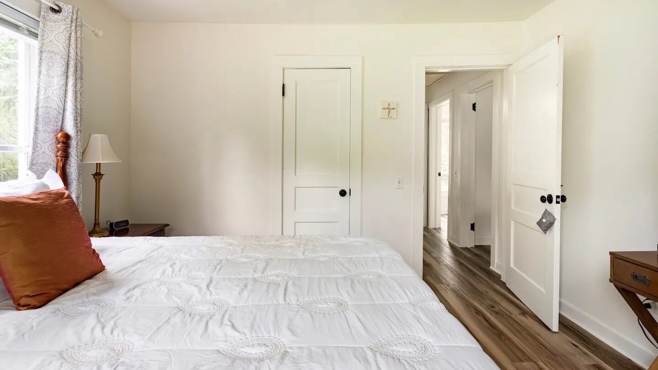 Photo of Bedroom in Stone County