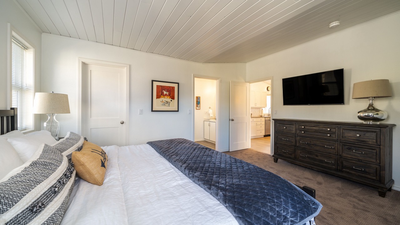 Photo of Bedroom in Wapato Point