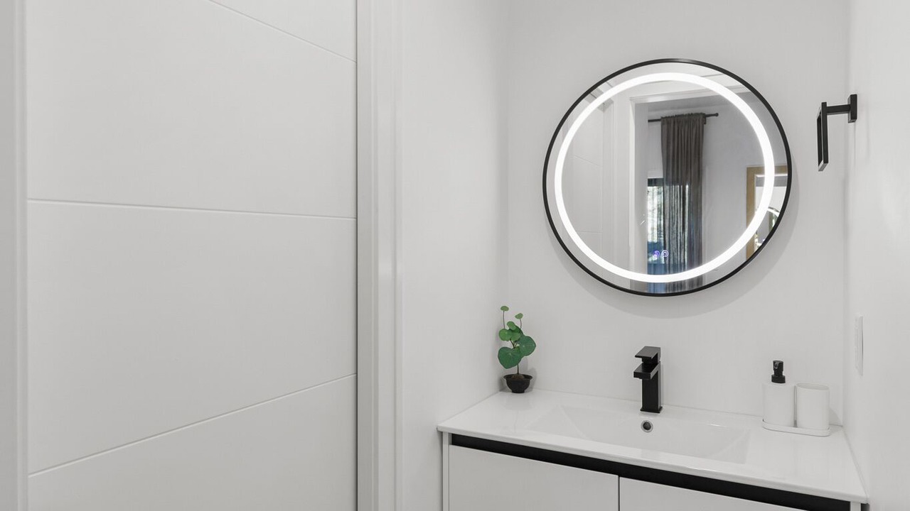Photo of Bathroom in Gardiner